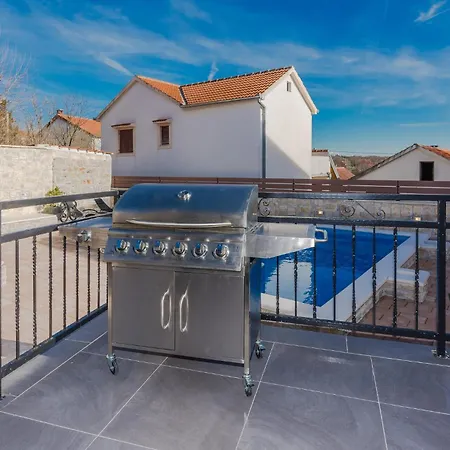 Nice In With Outdoor Swimming Pool Benkovac