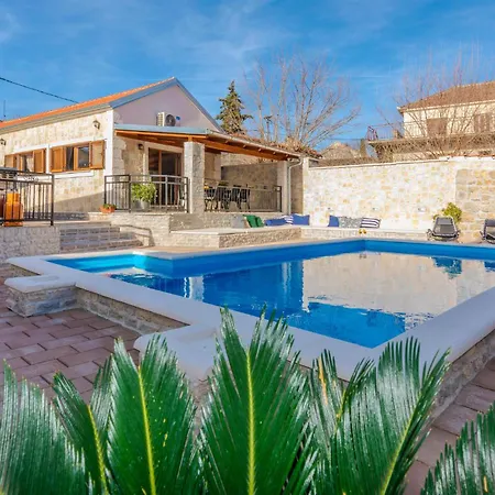 Nice In With Outdoor Swimming Pool *